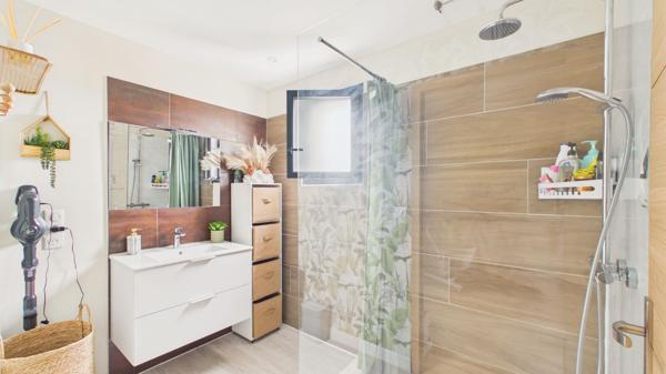 Saint-Geours-de-Maremne Villa contemporaine de 2022 (160 m²) avec piscine chauffée et dépendance modulable Saint geours de maremne