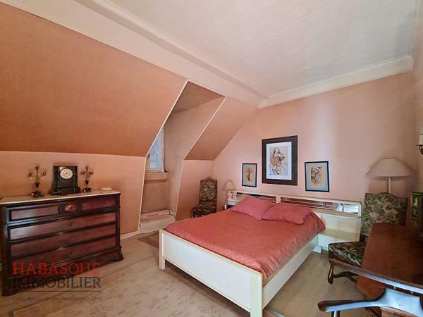 Maison à vendre à Landivisiau - 10 pièces, 195 m², travaux à prévoir , Landivisiau