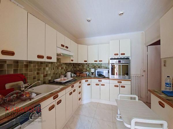 Maison à vendre à Landivisiau - 10 pièces, 195 m², travaux à prévoir , Landivisiau