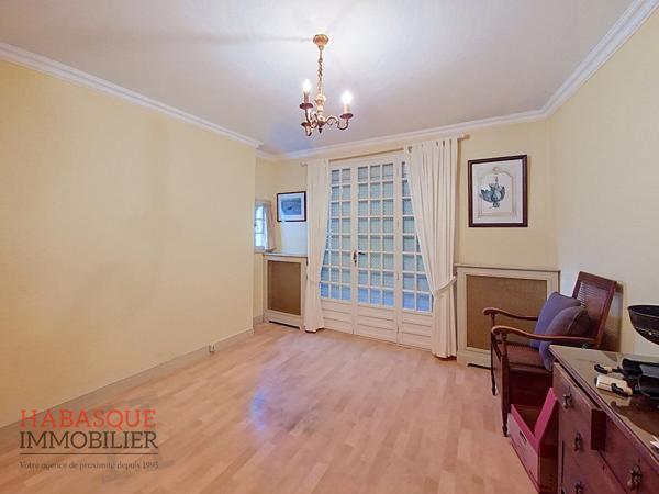 Maison à vendre à Landivisiau - 10 pièces, 195 m², travaux à prévoir , Landivisiau