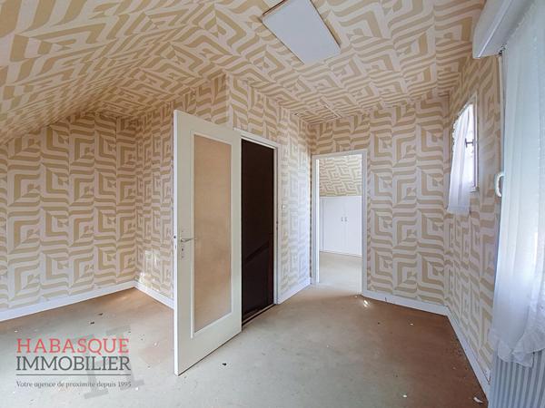 Maison à vendre à Landivisiau - 10 pièces, 195 m², travaux à prévoir , Landivisiau