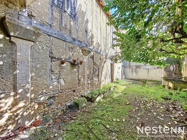A Vendre Appartement de 154 m² avec terrasse, cour intérieure et garage à Condom