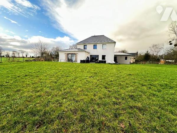 Maison d'habitation (déclaration d'achèvement à envoyer), comprenant :
Au rez-de-chaussée : En...