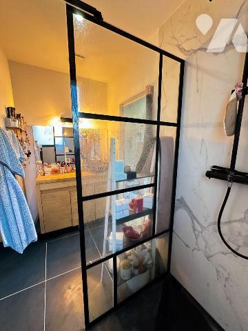 Maison d'habitation (déclaration d'achèvement à envoyer), comprenant :
Au rez-de-chaussée : En...