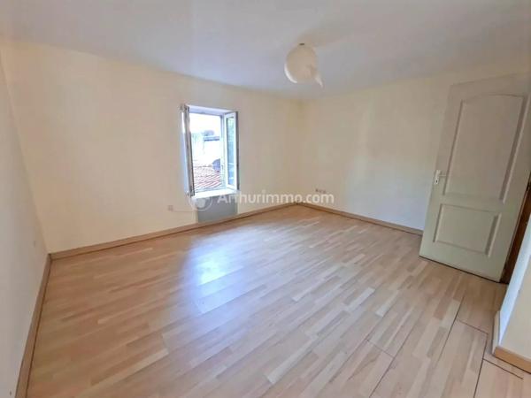 Vente                                                      Appartement
                        
                     3 pièces                      54 m2                     à Mazamet