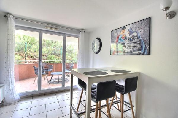 Appartement 2 pièces 41 m2 dans résidence récente, sécurisée, avec piscine