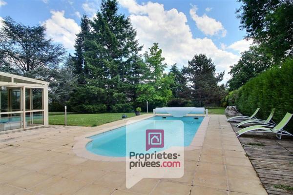 1h30 de PARIS - A VENDRE SPACIEUSE MAISON de 180 m2 environ, PISCINE, beau terrain de 2700  m2 environ