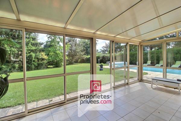 1h30 de PARIS - A VENDRE SPACIEUSE MAISON de 180 m2 environ, PISCINE, beau terrain de 2700  m2 environ