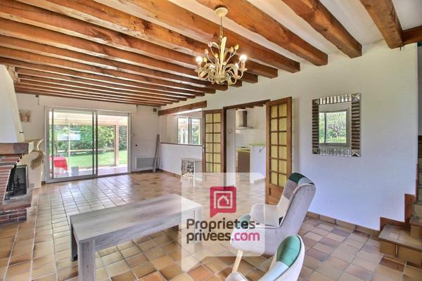 1h30 de PARIS - A VENDRE SPACIEUSE MAISON de 180 m2 environ, PISCINE, beau terrain de 2700  m2 environ