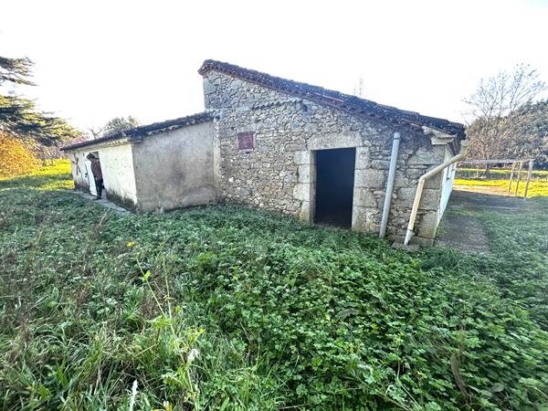 47300 VILLENEUVE SUR LOT A Villeneuve/Lot, belle maison en pierre d'environ 164 m²