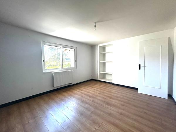 47300 VILLENEUVE SUR LOT A Villeneuve/Lot, belle maison en pierre d'environ 164 m²