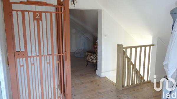 Maison d’architecte 8 pièces de 249 m² à Saint-Jean-de-la-Ruelle (45140)