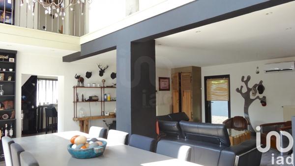 Maison d’architecte 8 pièces de 249 m² à Saint-Jean-de-la-Ruelle (45140)