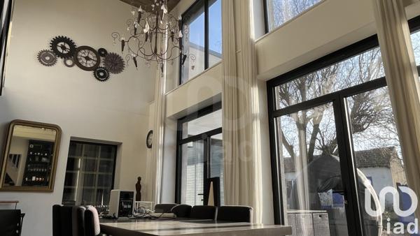 Maison d’architecte 8 pièces de 249 m² à Saint-Jean-de-la-Ruelle (45140)