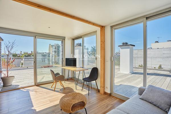 A vendre -  Appartement dernier étage de 137,5 m² avec terrasse de 186 m² - Neuilly-sur-Seine / Chézy