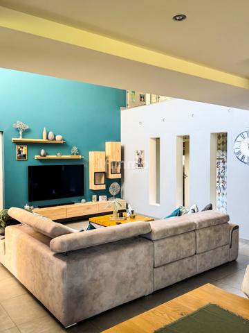 Maison d'Exception de 187m2 avec Piscine intérieure