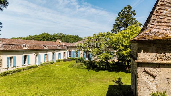 Magnifique Girondine du XVIIIe siècle, 5 hectares de terrain et piscine