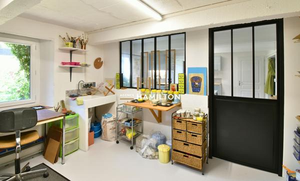 LOCAL COMMERCIAL AVEC LOGEMENT ATTENANT ET SOUS-SOL AMENAGE Gaillac