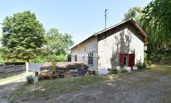 LOCAL COMMERCIAL AVEC LOGEMENT ATTENANT ET SOUS-SOL AMENAGE Gaillac