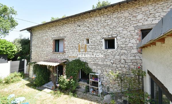 LOCAL COMMERCIAL AVEC LOGEMENT ATTENANT ET SOUS-SOL AMENAGE Gaillac