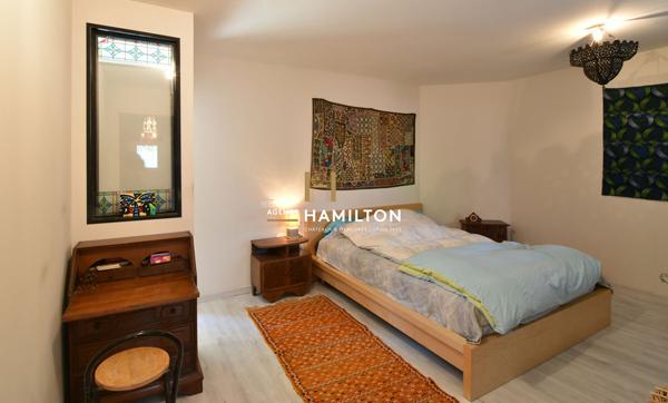 LOCAL COMMERCIAL AVEC LOGEMENT ATTENANT ET SOUS-SOL AMENAGE Gaillac