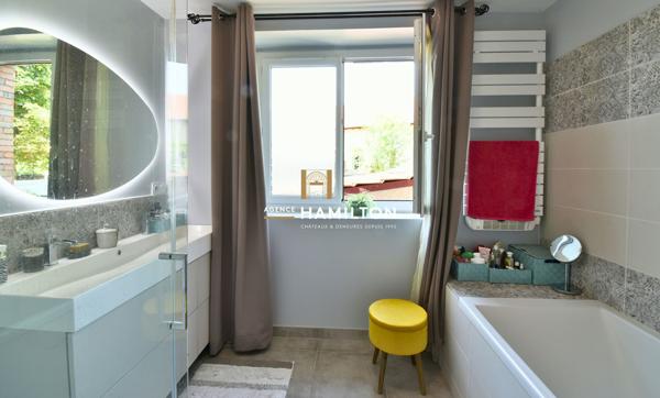LOCAL COMMERCIAL AVEC LOGEMENT ATTENANT ET SOUS-SOL AMENAGE Gaillac