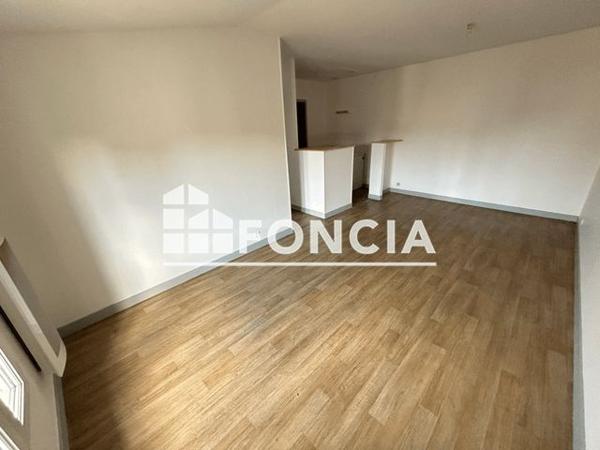 Location Appartement 2 pièces 33.97 m² - 34 RUE THIERS Rochefort 17300