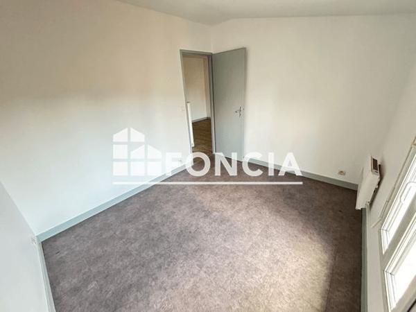 Location Appartement 2 pièces 33.97 m² - 34 RUE THIERS Rochefort 17300