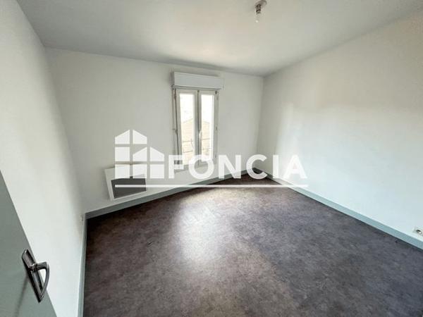 Location Appartement 2 pièces 33.97 m² - 34 RUE THIERS Rochefort 17300