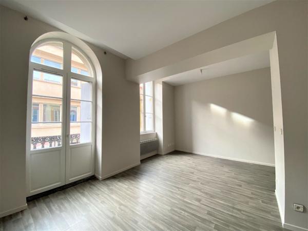 APPARTEMENT T3 AVEC PARKING ET TERRASSE - ALBI CENTRE