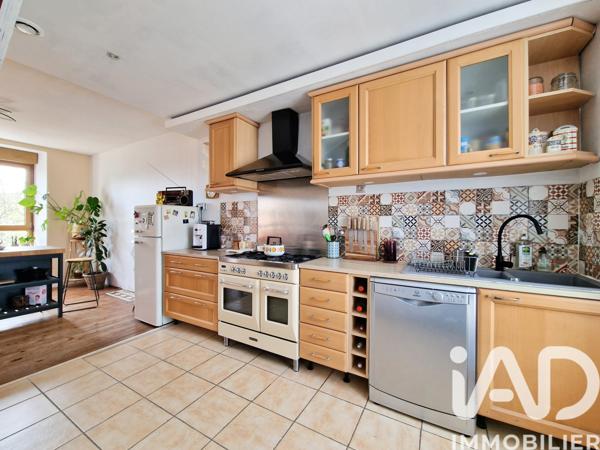 Maison à vendre 5 pièces 87,6 m² Carhaix-Plouguer