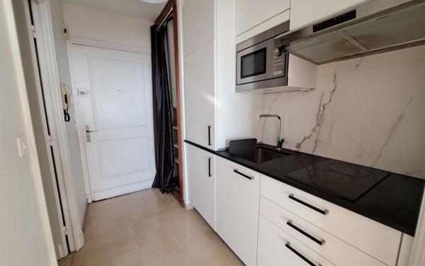 Appartement à louer    1 pièce •  Nice