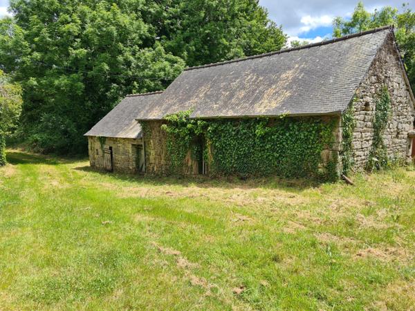 Le Vieux-Bourg (22800) Ferme en pierres à rénover