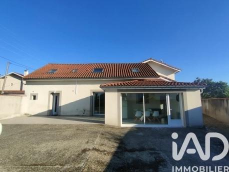 Location maison 9 pièces 180 m² Tarbes