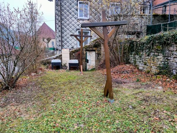 Jolie maison de ville ancienne rénovée SALINS LES BAINS  JURA