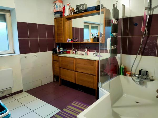 Jolie maison de ville ancienne rénovée SALINS LES BAINS  JURA