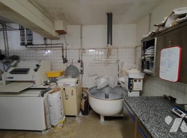 FONDS DE COMMERCE de BOULANGERIE-PÂTISSERIE-CONFISERIE dans bourg dynamique avec d'autres commerces.