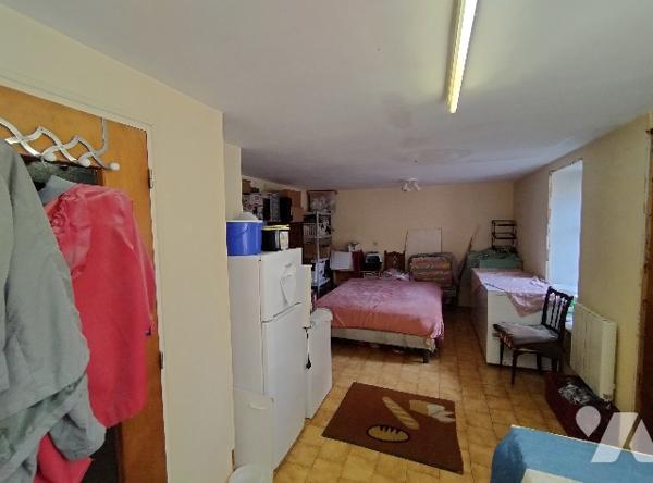 FONDS DE COMMERCE de BOULANGERIE-PÂTISSERIE-CONFISERIE dans bourg dynamique avec d'autres commerces.