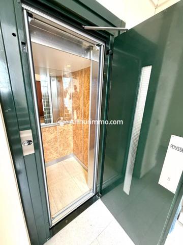Location                                                      Appartement
                        
                     2 pièces                      59 m2                     à Paris 17