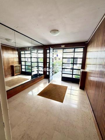 Location                                                      Appartement
                        
                     2 pièces                      59 m2                     à Paris 17