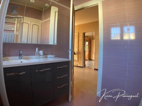 Maison familiale 4 chambres avec garages, cave et jardin – Castillon-la-Bataille