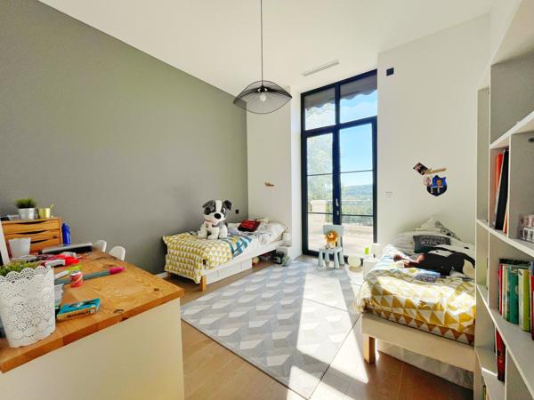 Appartement 4 pièce(s) 2 chambre(s) 117 m²