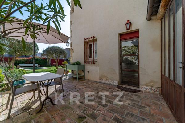 A quelques minutes de Nimes, Maison vigneronne XIXᵉ de 282 m²,10 pièces, 5 chambres, Piscine, Jardin