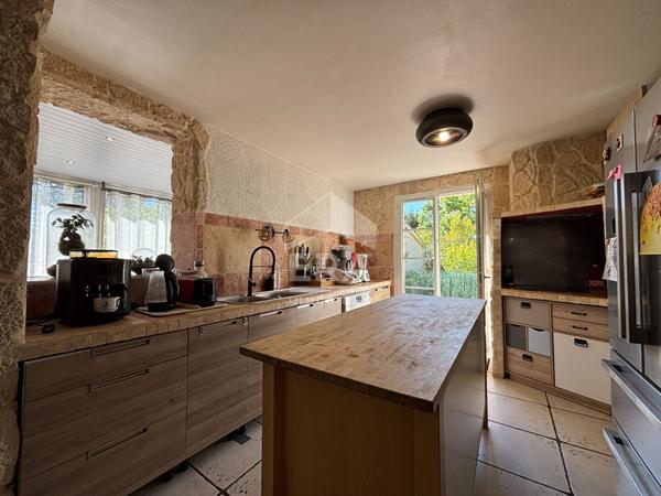 Maison de 121.63 m² avec jardin et garage à vendre sur Peyruis