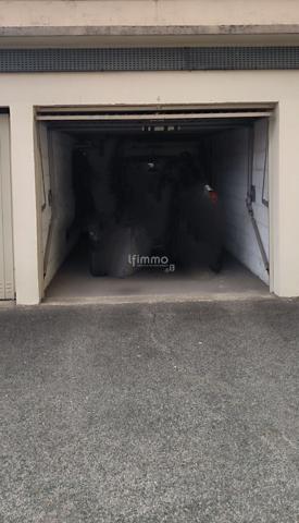 Garage , quartier Musé gendarmerie Melun