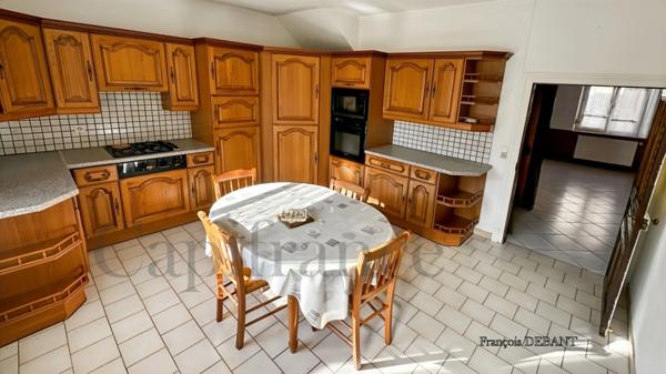 Maison à vendre 8 pièces, 4 chs, dépendances proche de BETHENIVILLE (51)