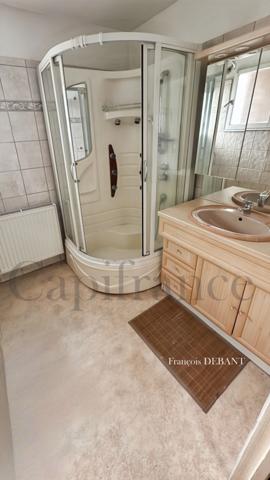 Maison à vendre 8 pièces, 4 chs, dépendances proche de BETHENIVILLE (51)