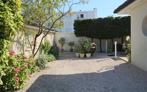 Maison à vendre    6 pièces • 135 m2 Chenôve