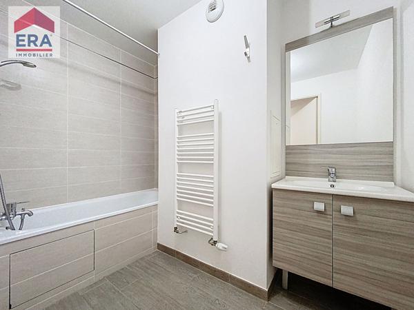 APPARTEMENT 3 PIECES - 59M² + BALCON - IVRY PORT