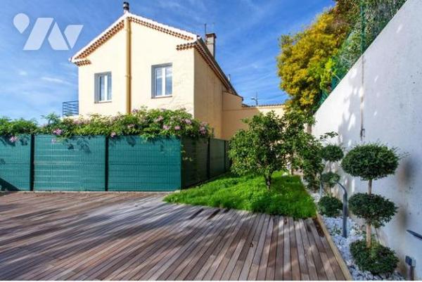 VILLEFRANCHE - TROIS PIÉCES - JARDIN - PARKING - VUE MER